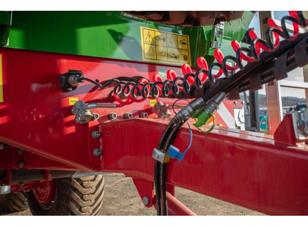 Remorca Agricola ROMSAN R140TAHK -TANDEM BENA TIP U 14t, basculare spate, frana pe aer , prelata cu suport si roata de rezerva de vanzare